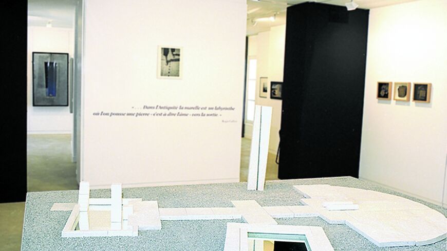 photo de l'exposition de jean paul philippe avec au premier plan une sculpture de l'artiste