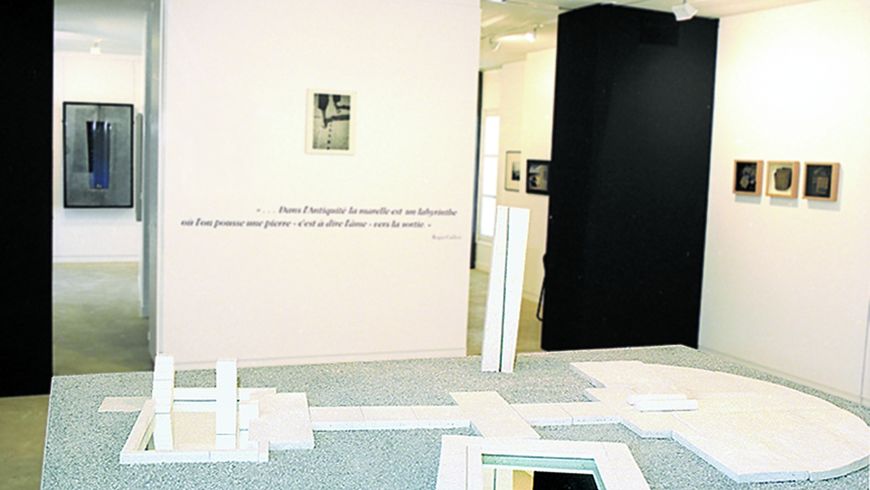 photo de l'exposition de jean paul philippe avec au premier plan une sculpture de l'artiste