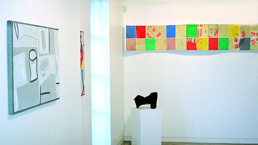 photo couleur de tableaux de l'exposition de pierre antoniucci 